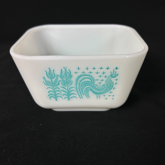 PYREX 501 Amish Butterprint Blue Turquoise Rooster Corn Refrigerator Dish No Lid - Picture 4 of 7